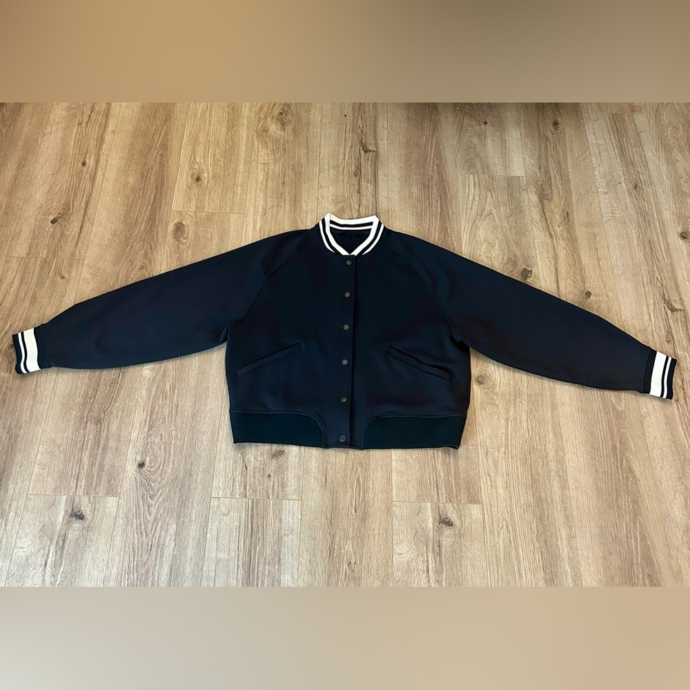 Lululemon Black Varsity Jacket 🖤🤍